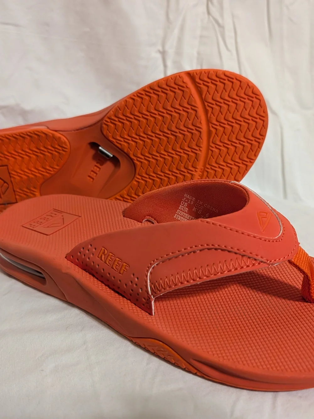 Reef Orange Fanning Bottle opener Flip Flops Men's Size 6